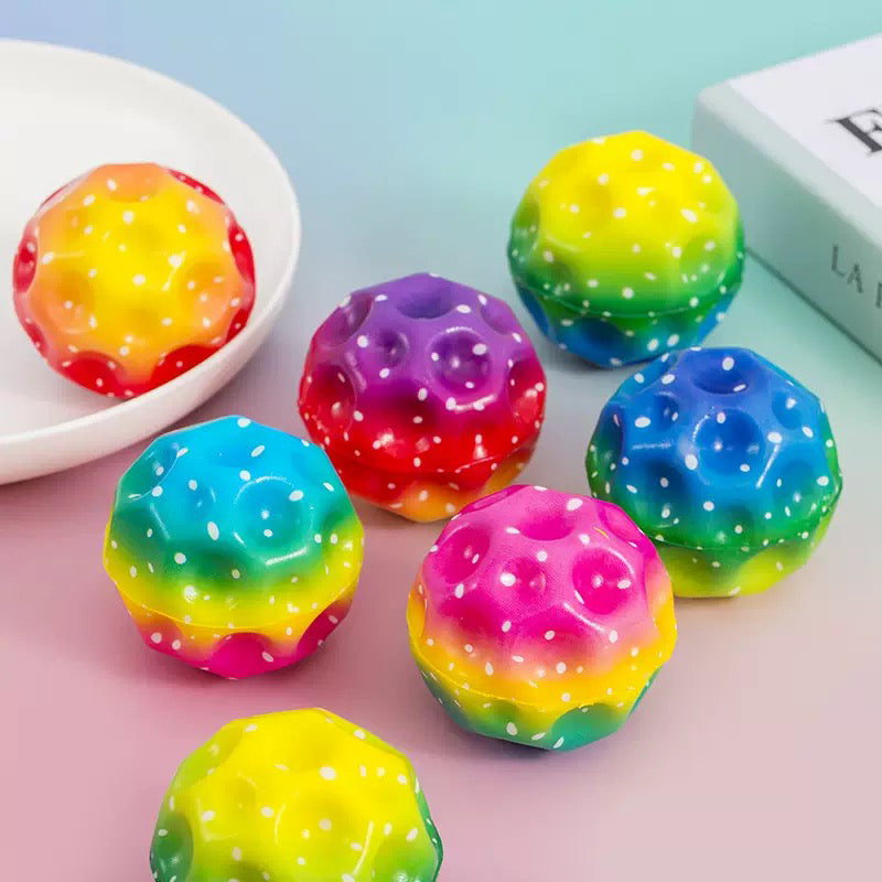 LED LIGHT-UP MOON BALL